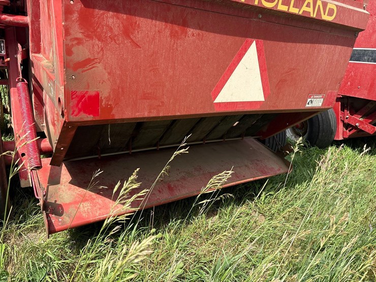 new-holland-660-image-26