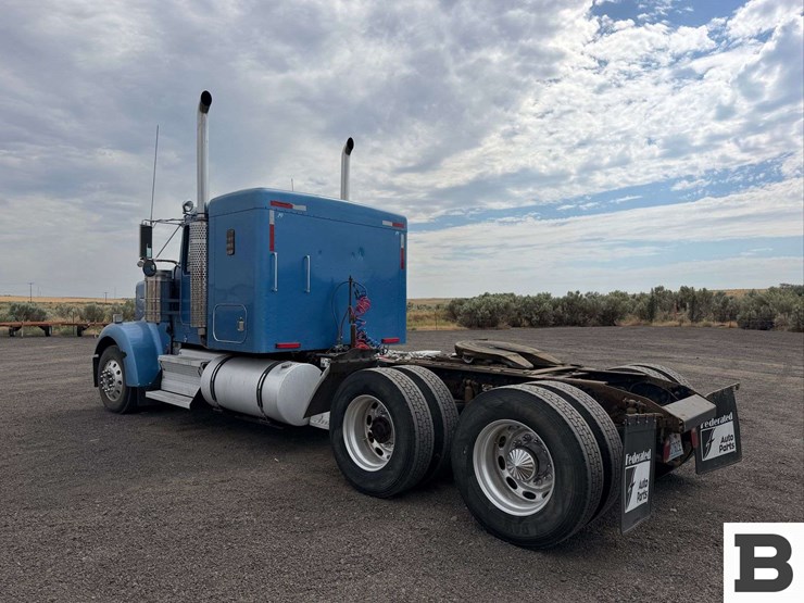 2007-kenworth-w900-image-4