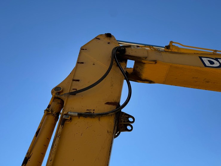 deere-230-lc-image-53