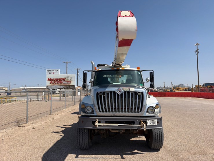 2008-international-workstar-7400-image-3