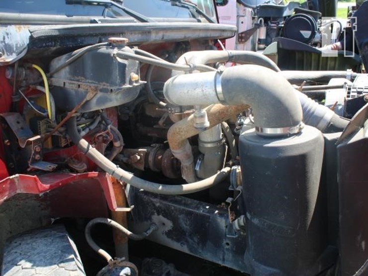 1900-freightliner-fl70-image-6