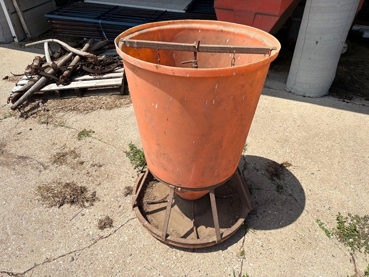 sioux-hog-feeder-image-1