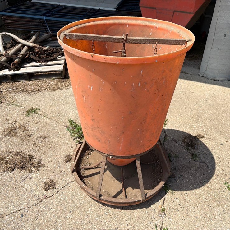 Sioux Hog Feeder