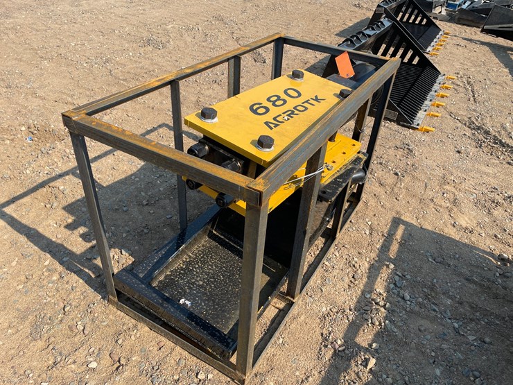 #18340-•-unused-2026-agt-skid-steer-breaker-attachment-(princeton,-mn)-image-3