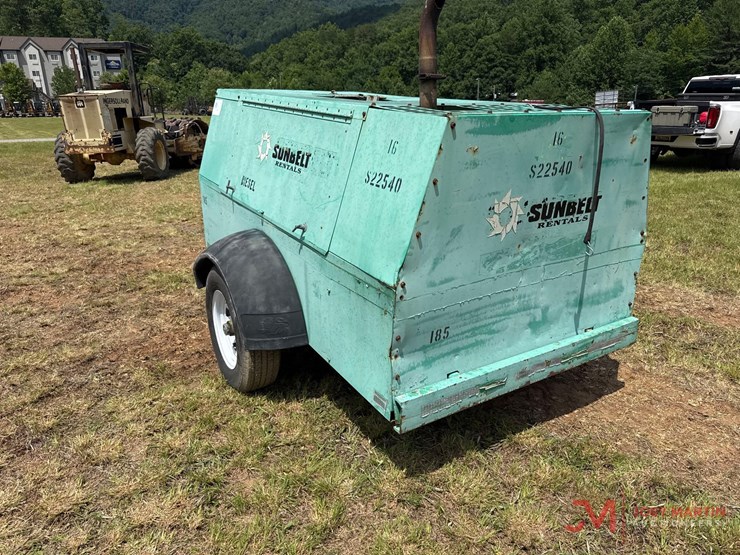 compair-1850-towable-air-compressor-image-4