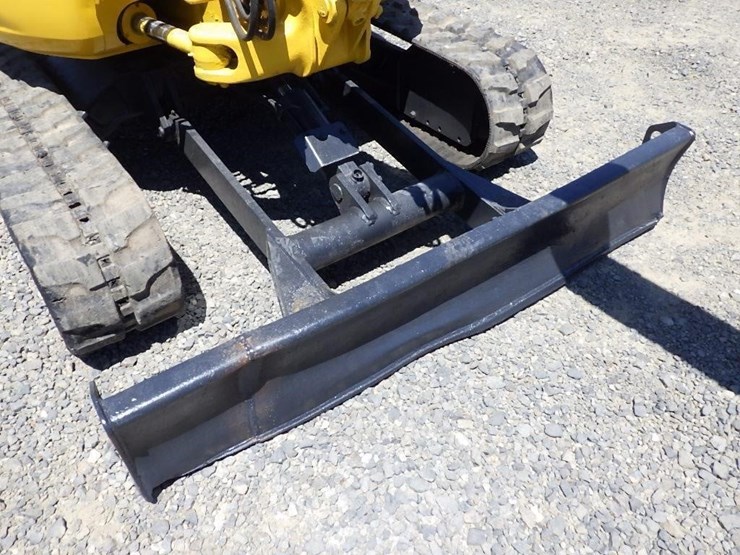 komatsu-pc35mr-1-image-15