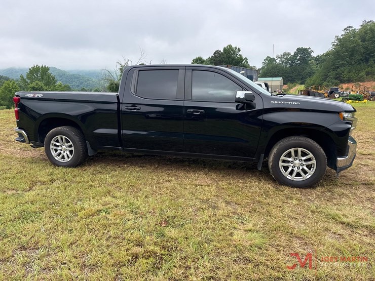 2020-chevrolet-silverado-1500-image-2
