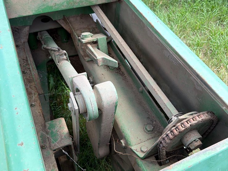 john-deere-327-image-16