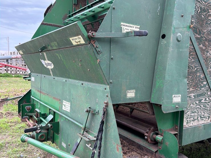 badger-18ft-front-unload-silage-wagon-image-10