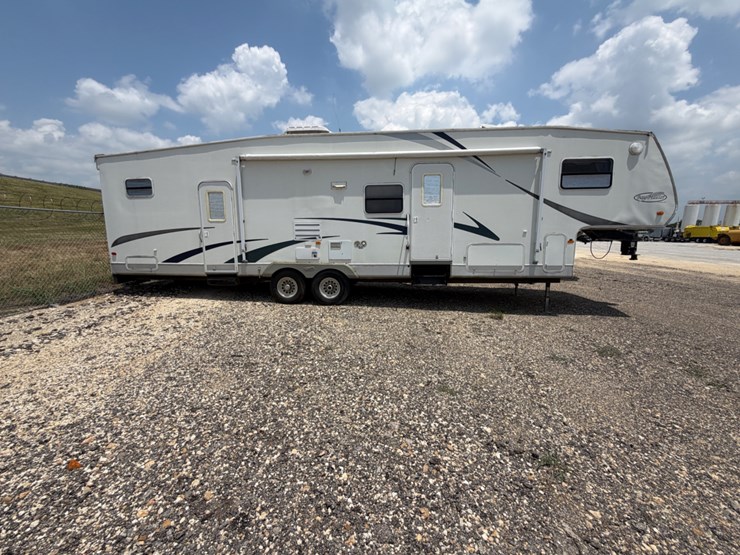 2005-trail-lite-bay-hauler-fifth-wheel-image-7