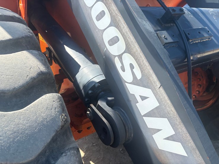 2013-doosan-dl250tc-image-90