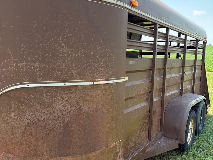 1984-circle-j-6ft-x-16ft-bumper-hitch-livestock-trailer-image-12