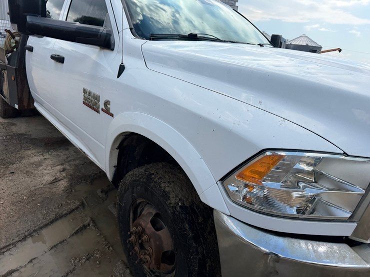 2014-dodge-3500-image-29