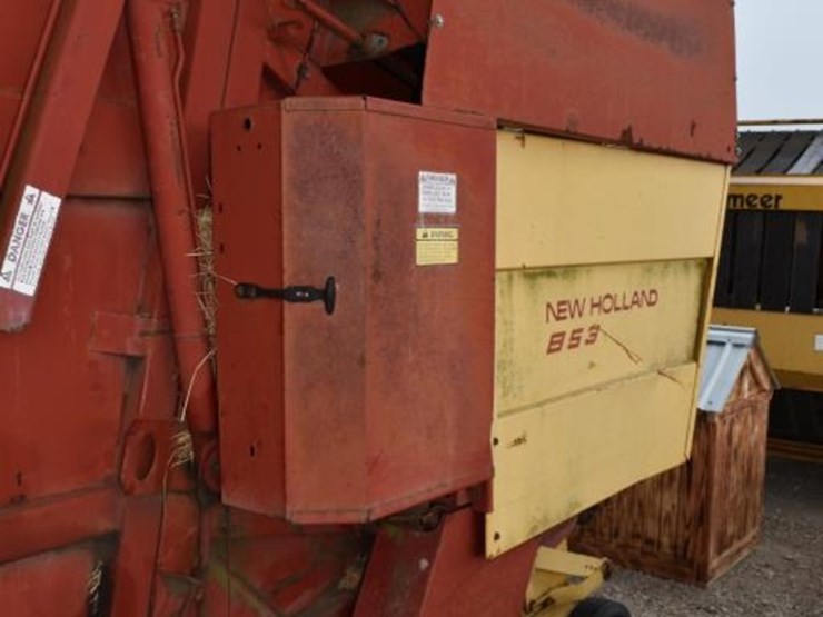 new-holland-853-image-4
