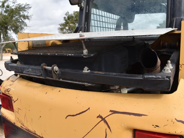 caterpillar-226-image-12