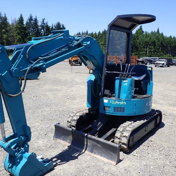 Kubota R-20P Hydraulic Excavator