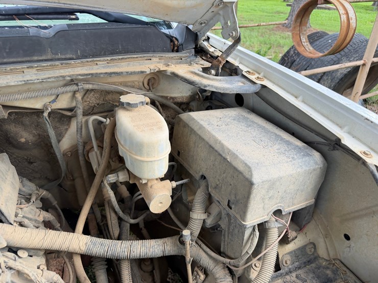 2010-chevrolet-silverado-2500-image-41