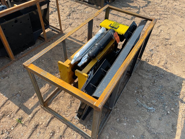 #18331-•-unused-2026-agt-skid-steer-breaker-attachment-(princeton,-mn)-image-2