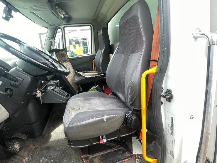 2016-international-durastar-4400-image-54