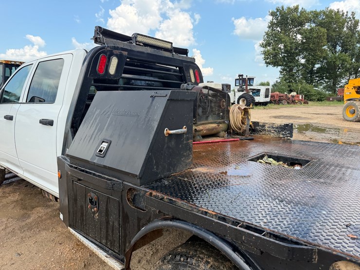 2014-dodge-3500-image-19