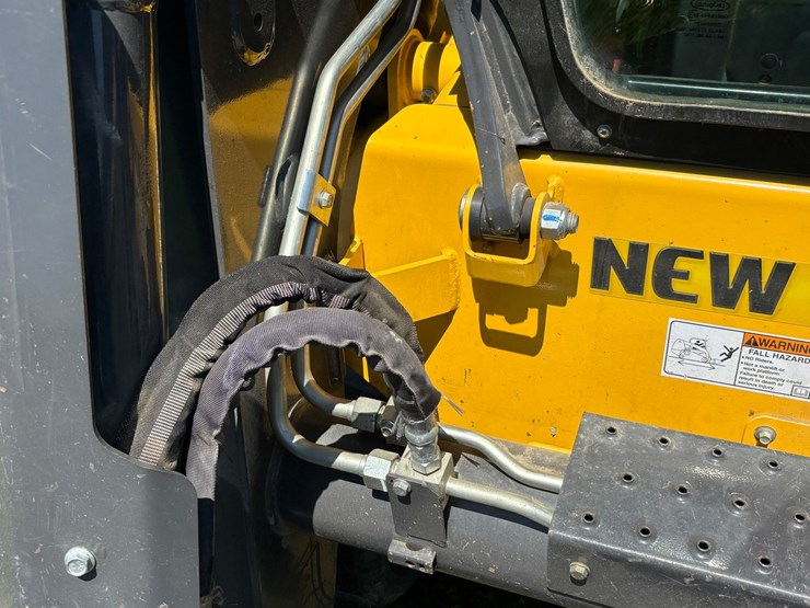 2025-new-holland-c362-image-54