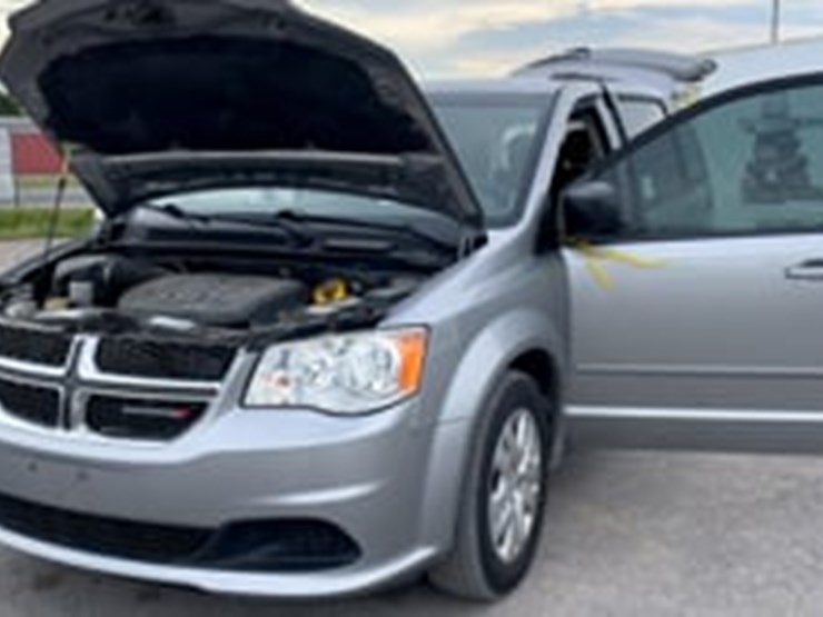 2016-dodge-grand-caravan-sxt-image-9