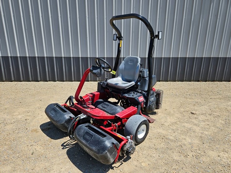 2016-toro-greensmaster-3150-image-1