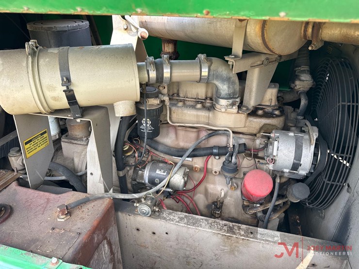 compair-1850-towable-air-compressor-image-11