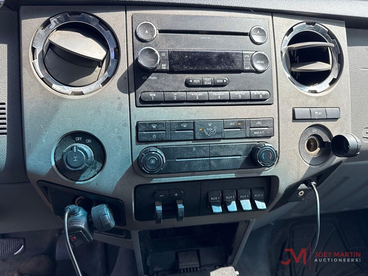 2015-ford-f250-xlt-image-31