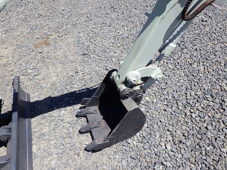 takeuchi-tb080-image-15