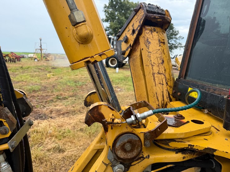 2006-caterpillar-420d-image-20