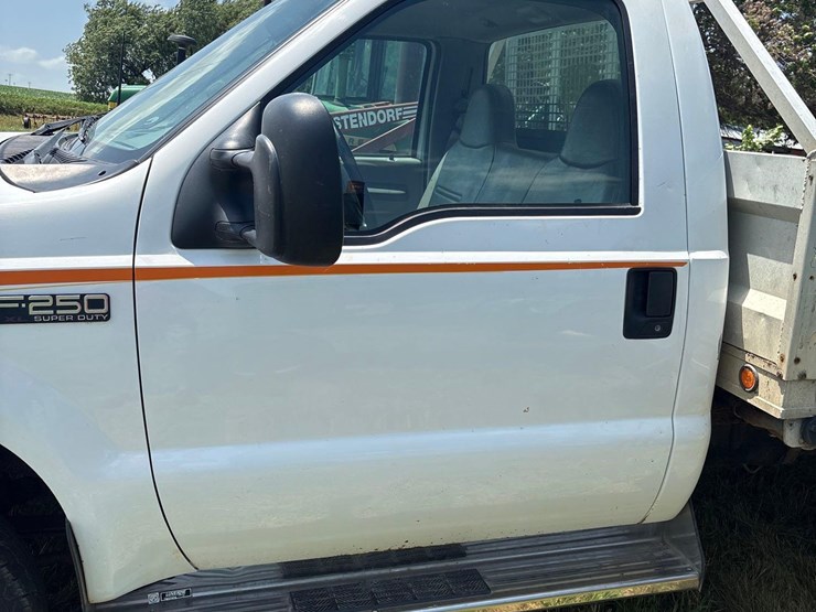 1999-ford-f250-xl-image-17