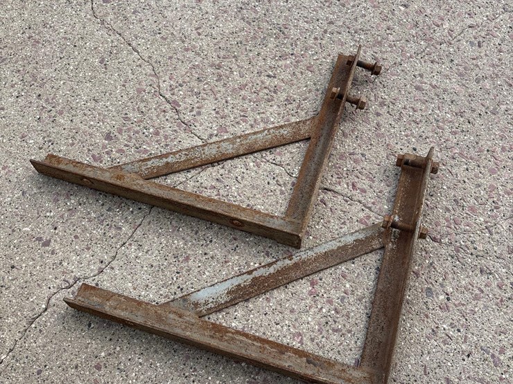 locking-semi-tool-box/-with-brackets-image-9