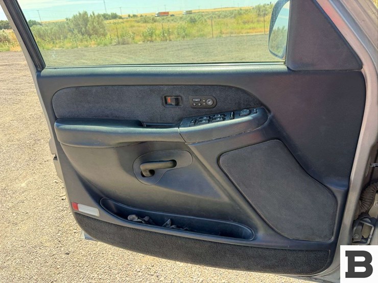 2002-chevrolet-silverado-2500hd-image-33