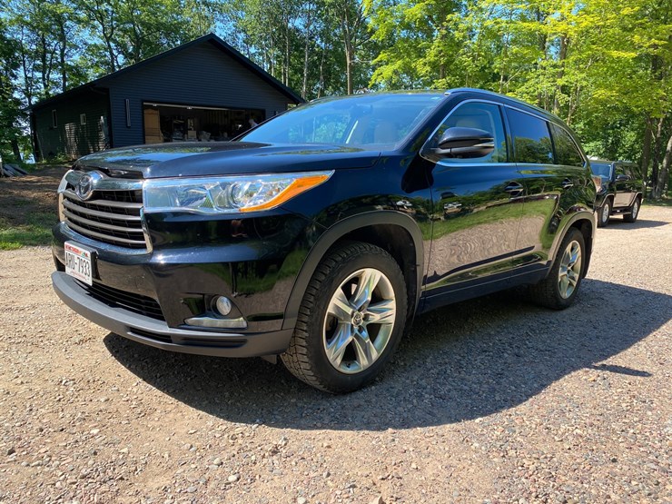 2016-toyota-highlander-image-1