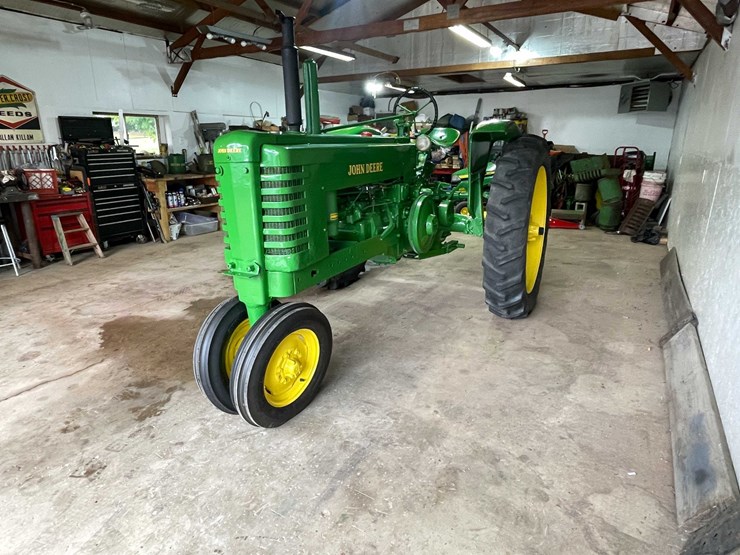 1947-john-deere-model-b-image-1
