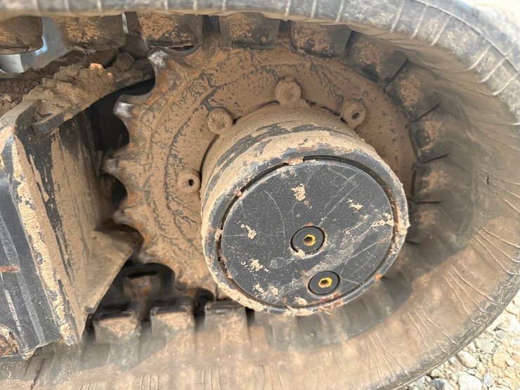 2023-deere-17g-image-44