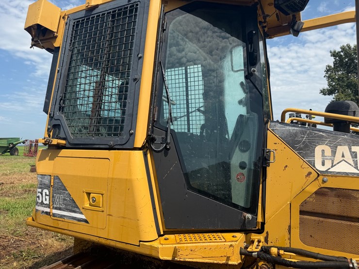 2005-caterpillar-d5g-image-47