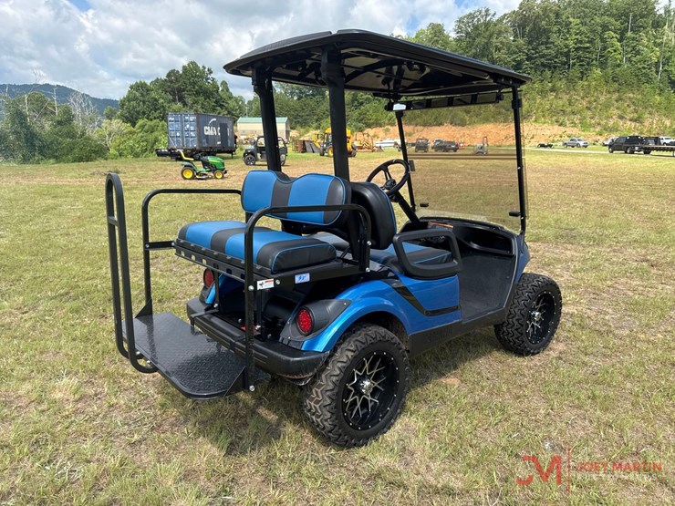 yamaha-4-seater-gas-powered-golf-cart-image-2