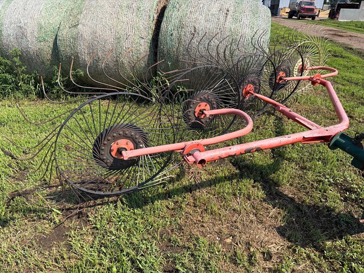 5-wheel-3pt-rake-image-11