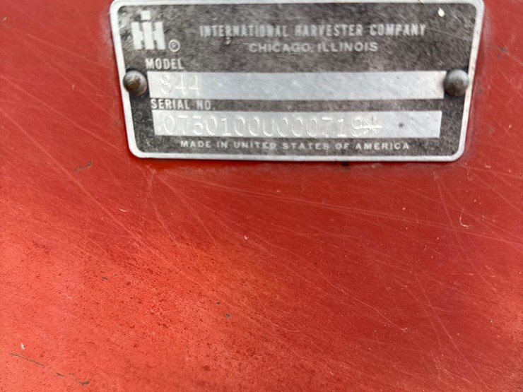 case-ih-844-image-10