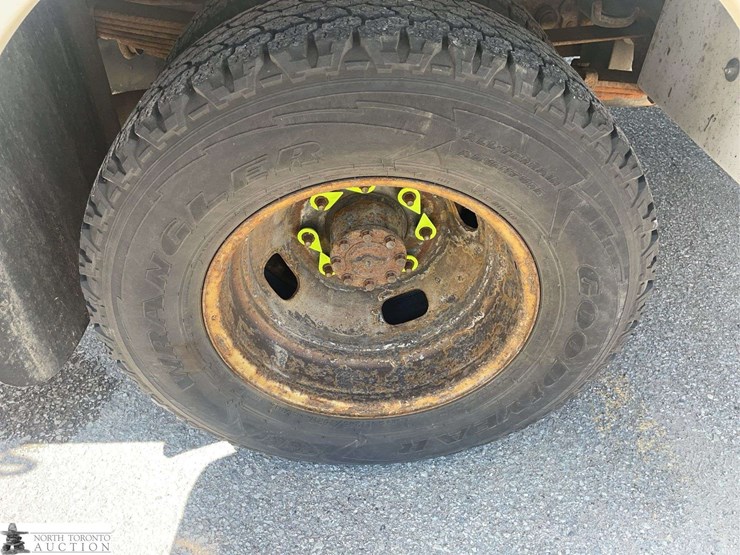 2013-ford-f350-image-21