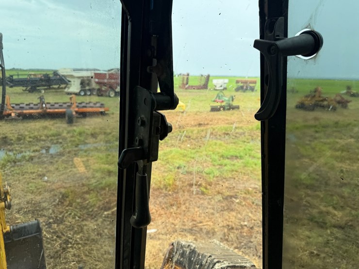 2006-caterpillar-420d-image-92