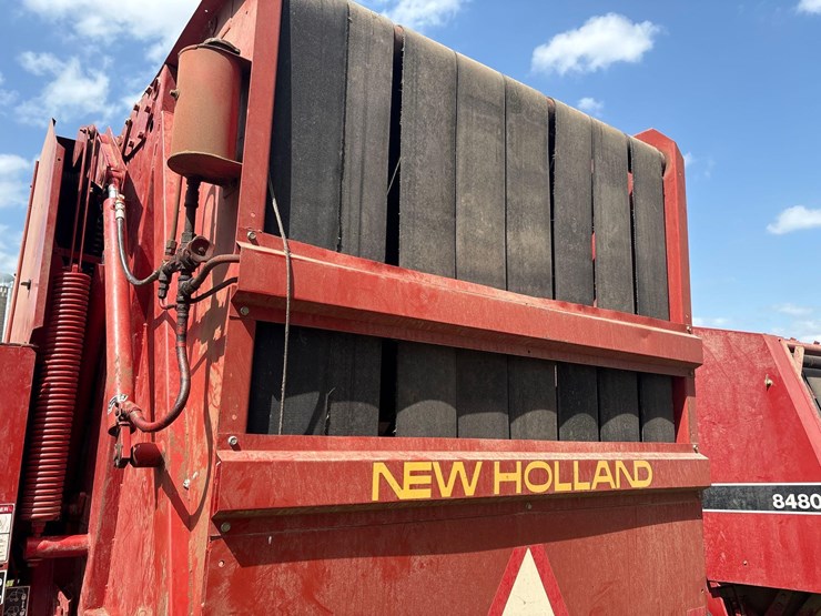new-holland-660-image-25