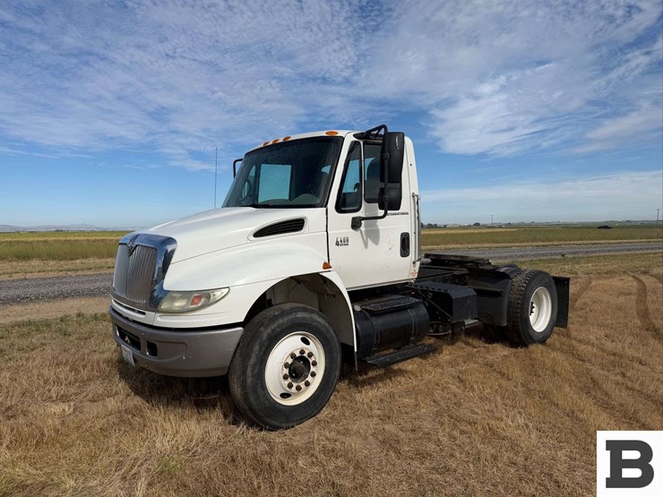 2005-international-durastar-4400-image-3