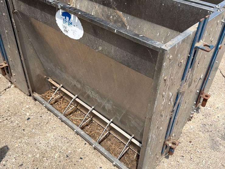 3-hog-slat-300-series-stainless-steel-hog-feeders-image-3