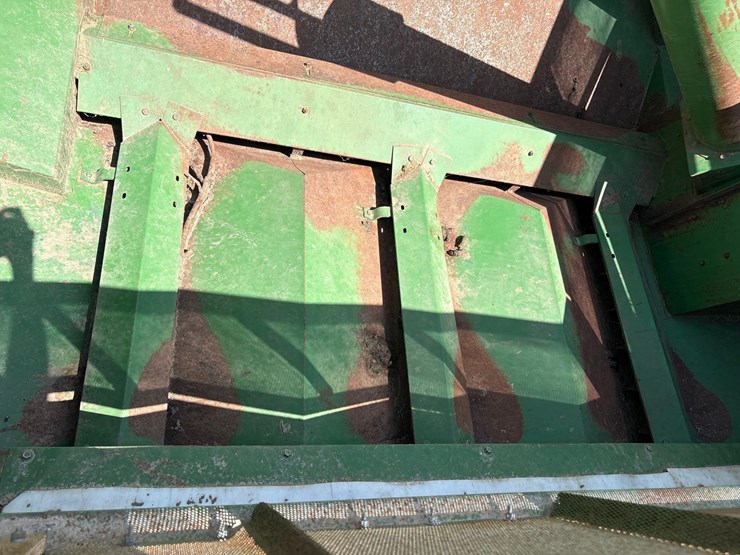 john-deere-4400-image-82