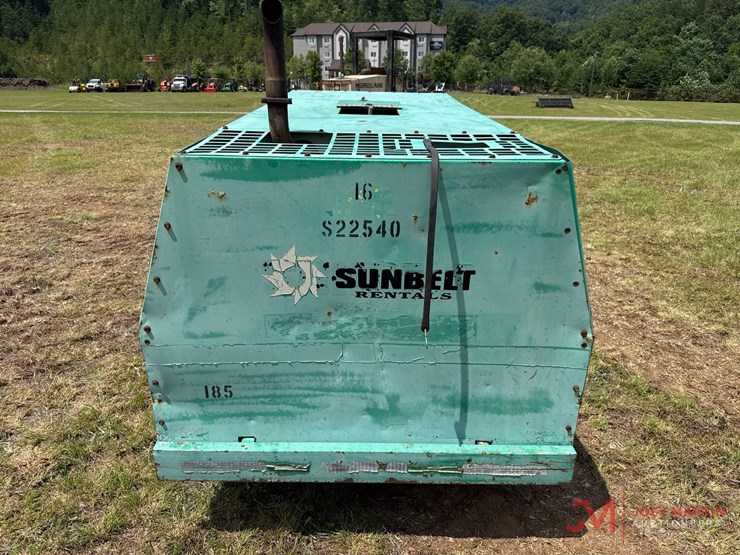 compair-1850-towable-air-compressor-image-13