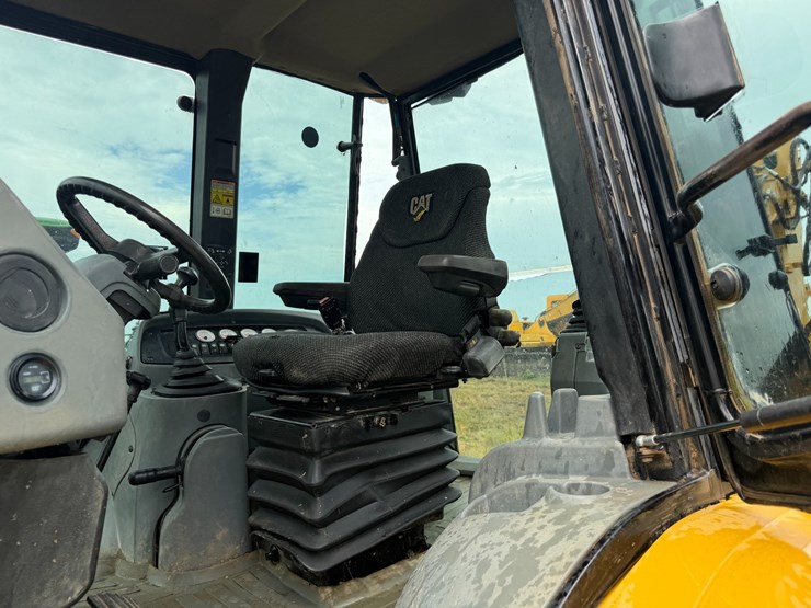 2006-caterpillar-420d-image-81