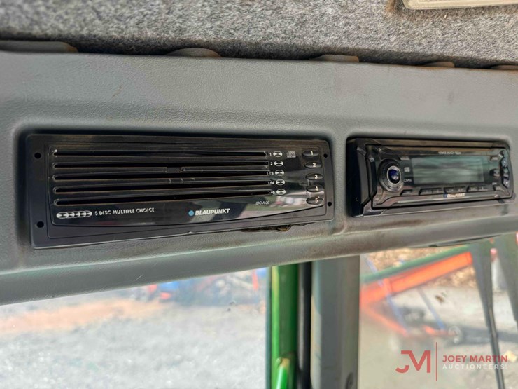 2005-deere-1110d-image-34